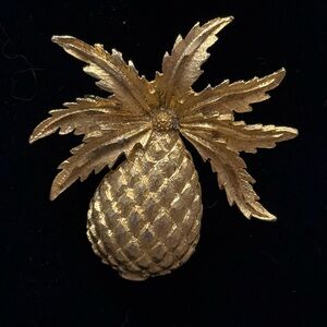 Gold brushed Pineapple Brooch